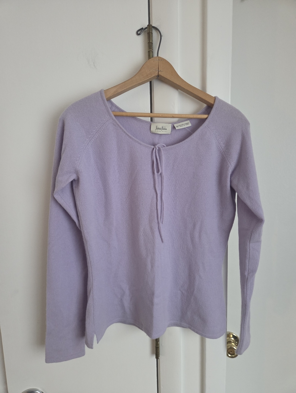 Neiman Marcus Lavender Purple Cashmere Babydoll Boat Neck Sweater Size Medium